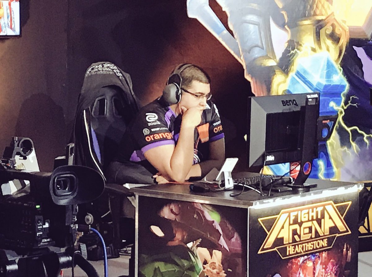 M_TCG_FR's tweet photo. Félicitation à @VinzHS qui se qualifie pour la finale du winner de la #FightArena ! @Millenium
https://t.co/9bKPfuKu53 https://t.co/cyf8QObGqs