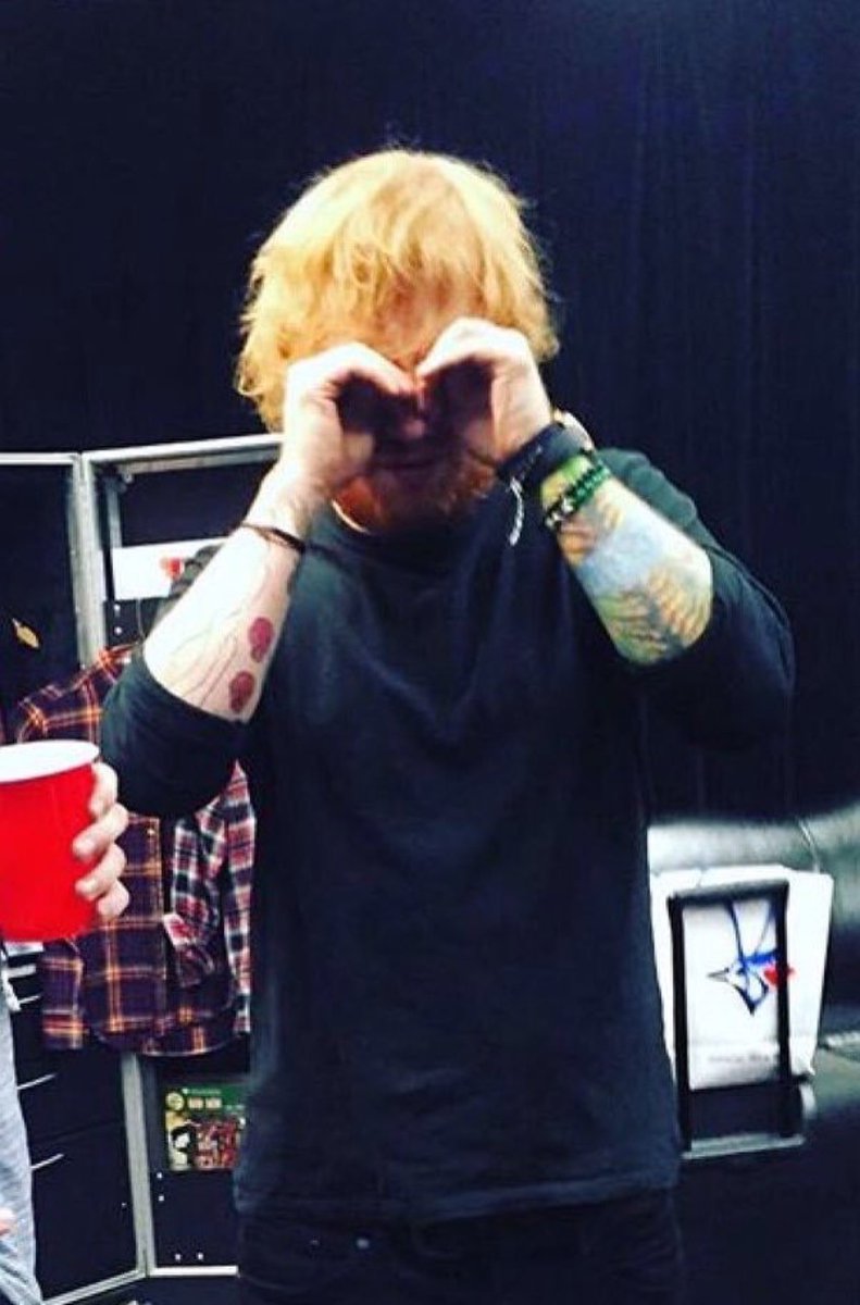 superjules69xxx's tweet photo. Is that @edsheeran ,s return I see in the distance ??
#sundaythoughts #wishfulthinking #MissingYouEd #Soon? ❤🐻❤ https://t.co/KeBMz1VyKG
