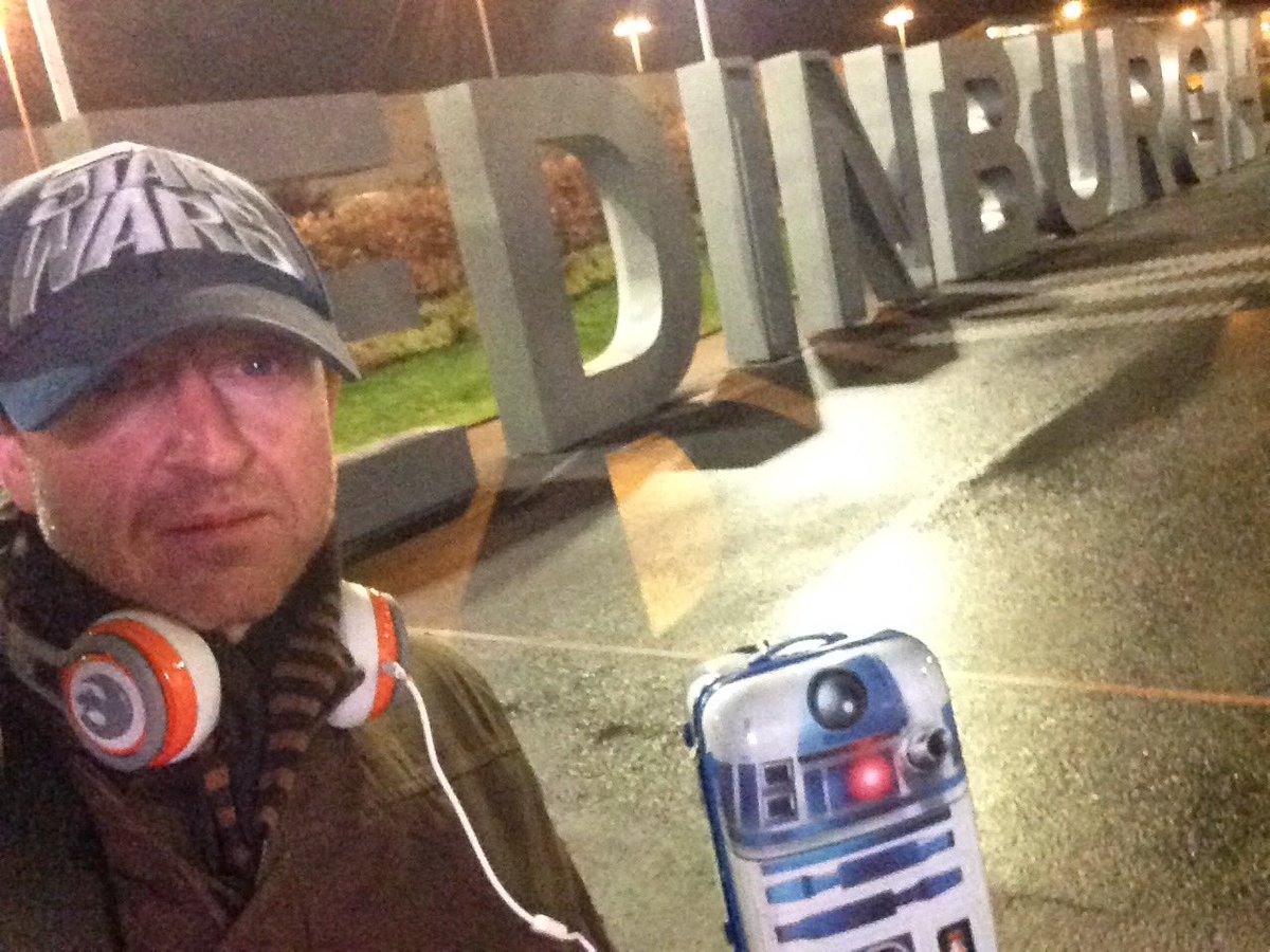 p4ulmcque's tweet image. If you're really doing this, I want to help, @LiningUpNet @StarlightUS 🇬🇧✈️🇺🇸 #StarWars #RogueOne #RogueLine