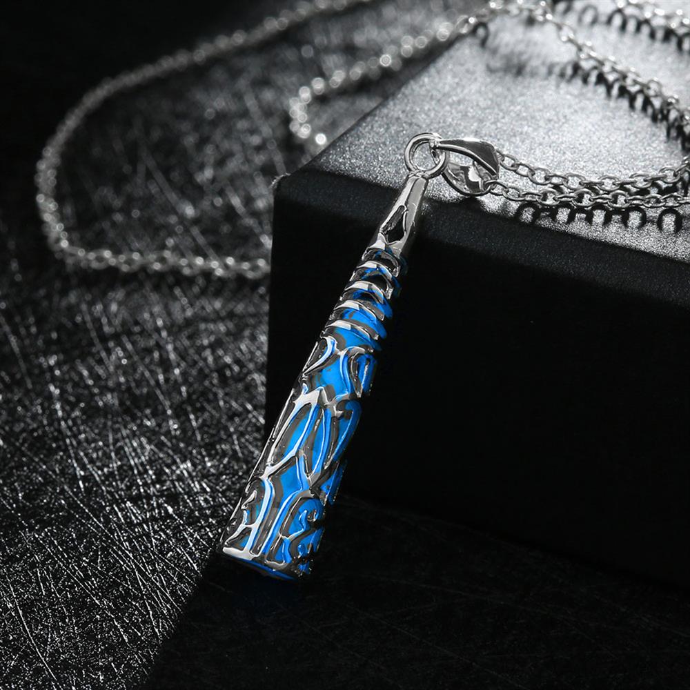 LuminousLocket's tweet image. New! Glowing necklaces! theluminouslocket.com #giftideas #shopsmall #SmallBusiness #GLOW #shine #jewelry #shopping #gift #tistheseason