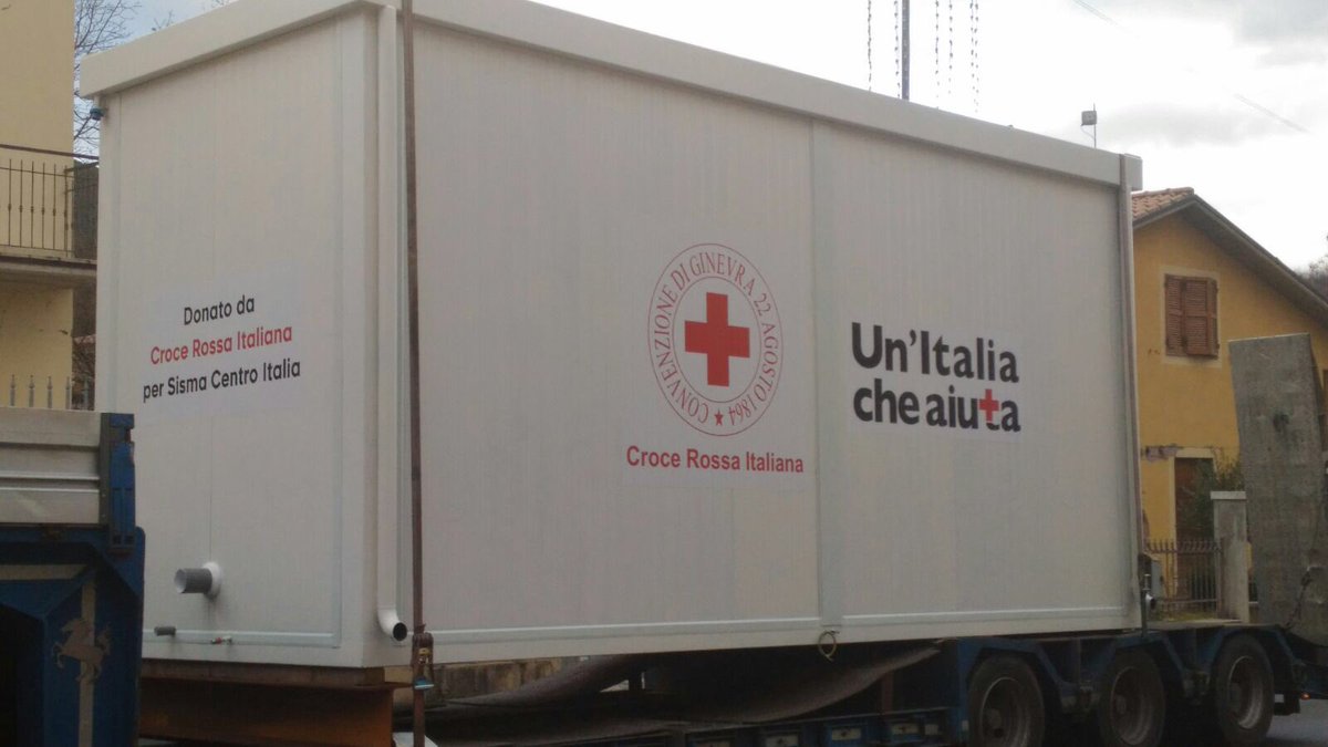 #Terremoto #CroceRossa Stamattina prima consegna ambulatorio medico a Pieve Torina. Ristabiliamo i servizi di base #UnItaliacheAiuta