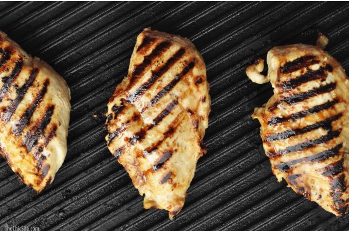 rauhIsbitch's tweet photo. he looks like a grilled piece of chicken i see no difference https://t.co/x5FFcGMRIL