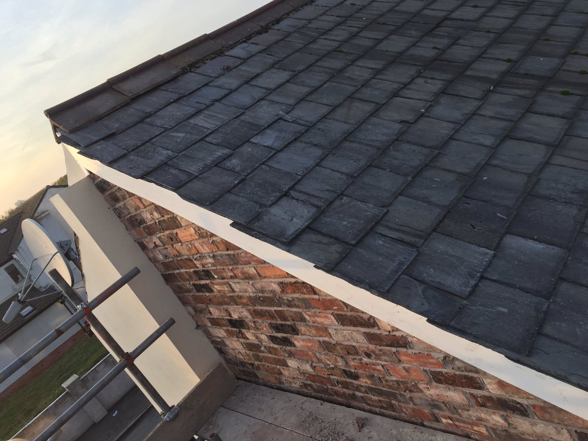 GEMpropertyserv's tweet photo. Roof all repaired ready for winter #leakproof #santaontheroof https://t.co/mAUFEXcxv8