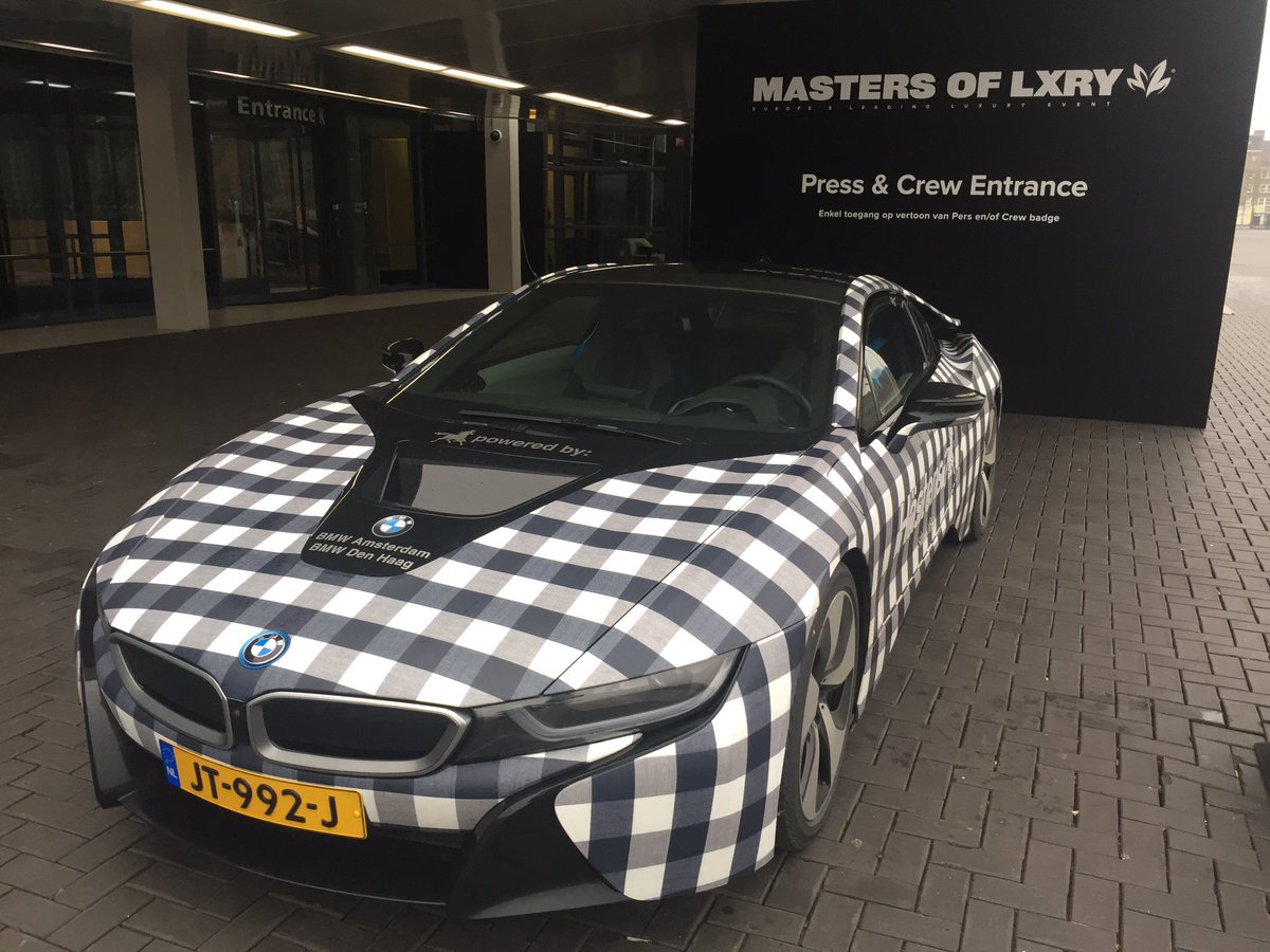 EricMostert's tweet photo. #bmwi8 #horsepowered by #hastens #lxry2016 come to see the new #bmw5 sedan. Introducing at Masters of LXRY https://t.co/HZMiwRDXvT