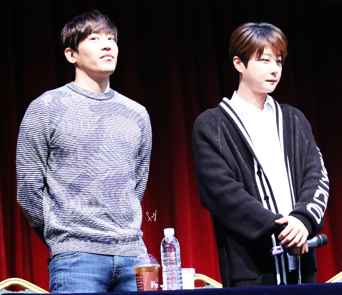 fytimes1127's tweet photo. 161211 신화 팬사인회
오늘도 릭셩 투샷8ㅅ8❤ https://t.co/JwN5vBxa7n