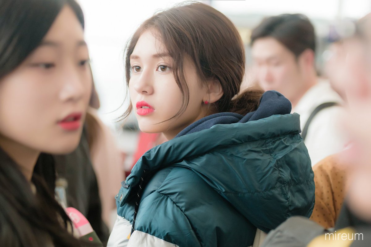 mireum_0's tweet photo. 161203 홍콩공항 아이오아이 4pic  #김도연 #전소미 #정채연 #강미나 #아이오아이 #IOI #MAMA https://t.co/S4t87xPF9z