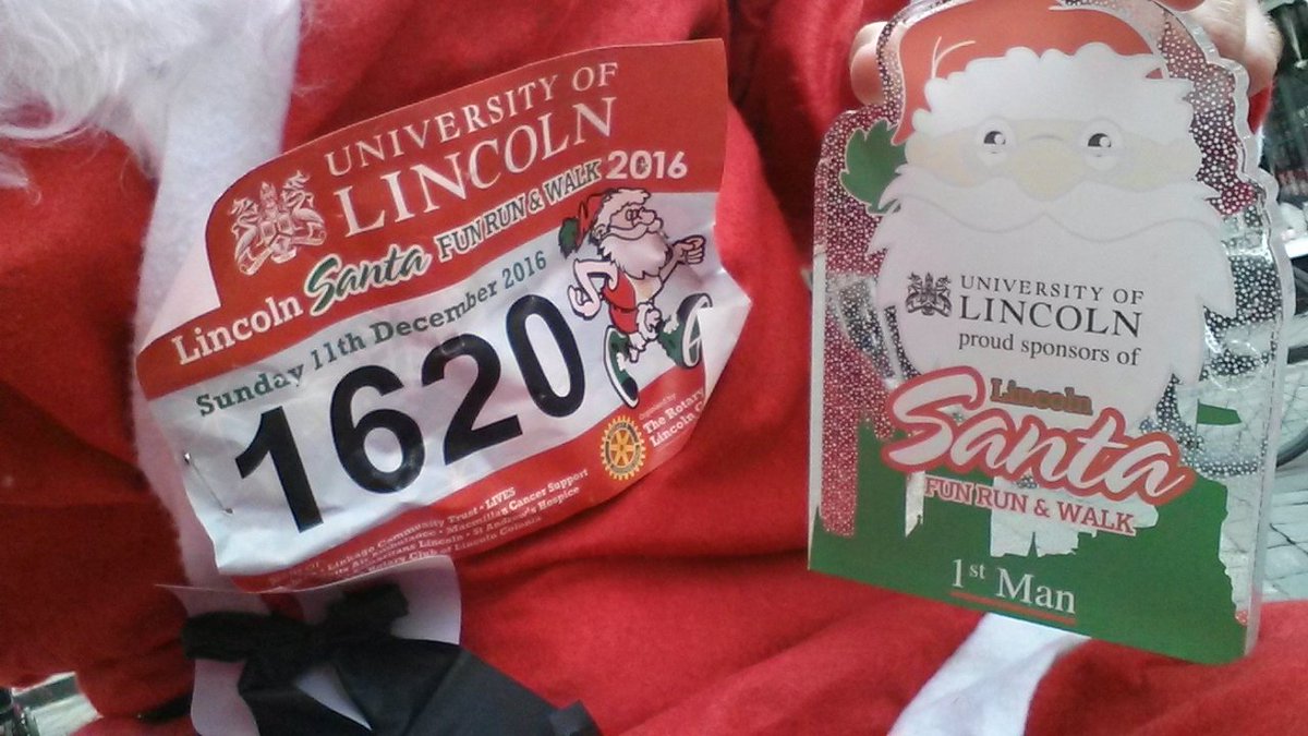 Schoobs2's tweet photo. Lincoln Santa Run done, 1st Santa home haha, been a grand day out! #santarun #ukrunchat #sundayfunrunday https://t.co/OT8ngG4sYd