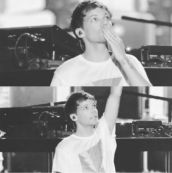 giada4ne's tweet photo. #ITALYISPROUDOFLOUIS 
#StayStrongTomlinsonFamily 💜
#JustHoldOnLouis #LouisTomlinson https://t.co/AstSmZfj5s