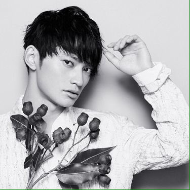 Riaaatae's tweet photo. だっちゃんはっぴーばーすでー💛
昨日夢の中でハグ出来たんが嬉しかった😍
だっちゃんの考え方とか、曲とか
全部好き！！
SKY-HIとしても日高光啓としてもかっこいいしだいすきです。💗

#日高光啓生誕祭 
#だっちゃん 
#日高光啓 https://t.co/Scv5q6cmp3