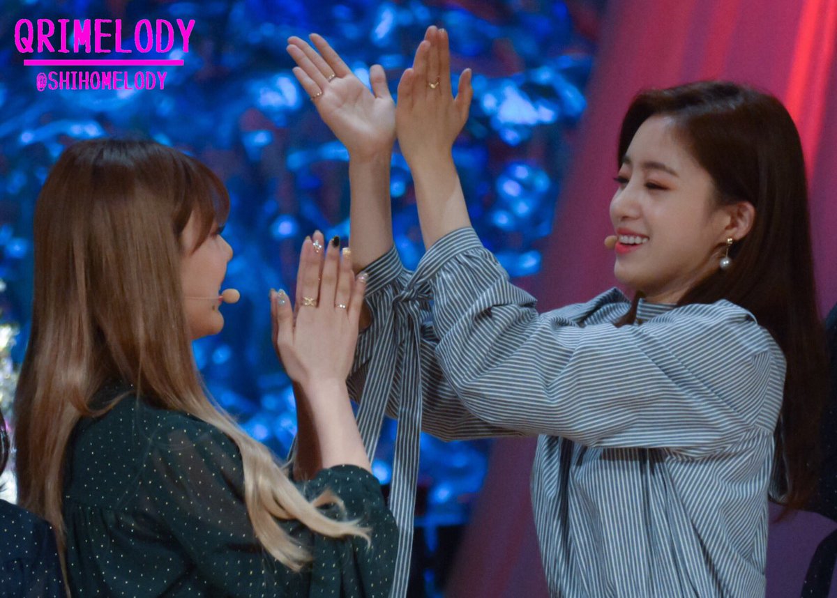 QriMelody's tweet photo. 🎉HAPPY BIRTHDAY🎉
       Qri ＆ Eunjung

#티아라 #TARA 
#큐리 #QRI (@QriPretty )
#은정 #EUNJUNG (@taraeunjung1212)
#HappyQriDay
#2016HappyHahmKyulDay https://t.co/40PxZD8dyY