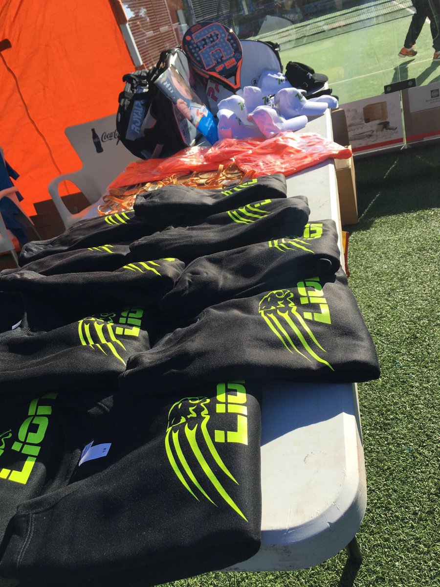 Todo preparado para repartir los premios de la #1aPruebaCircuitoMenores en <a href="/Slam_Club/">Slam Club</a> de <a href="/collbato/">Collbató Informa</a>. ¡Vamos! #Pádel