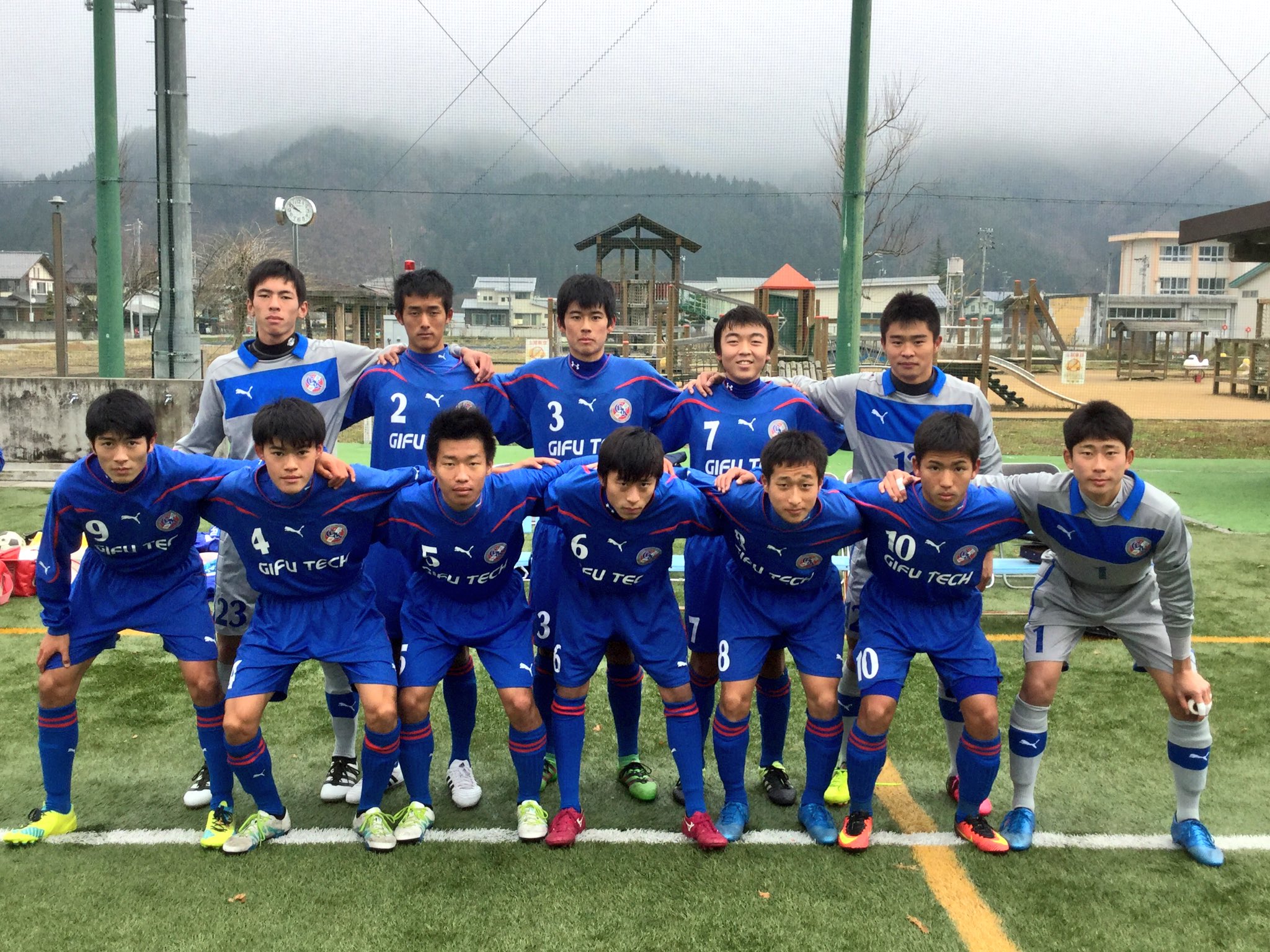 樹生 Tatsuki 今日で岐阜工業サッカー部を引退しました 今までで一番濃いサッカー人生を送ってきて たくさんの事を学んで たくさんの人に支えられました 大学でもサッカーは続けますが僕にとっての高校サッカーはとても特別 樹生 Tatsuki 今日で岐阜工業サッカー部を引退しました 今までで一番濃いサッカー人生を送ってきて たくさんの事を学んで たくさんの人に支えられました 大学でもサッカーは続けますが僕にとっての高校サッカーはとても特別