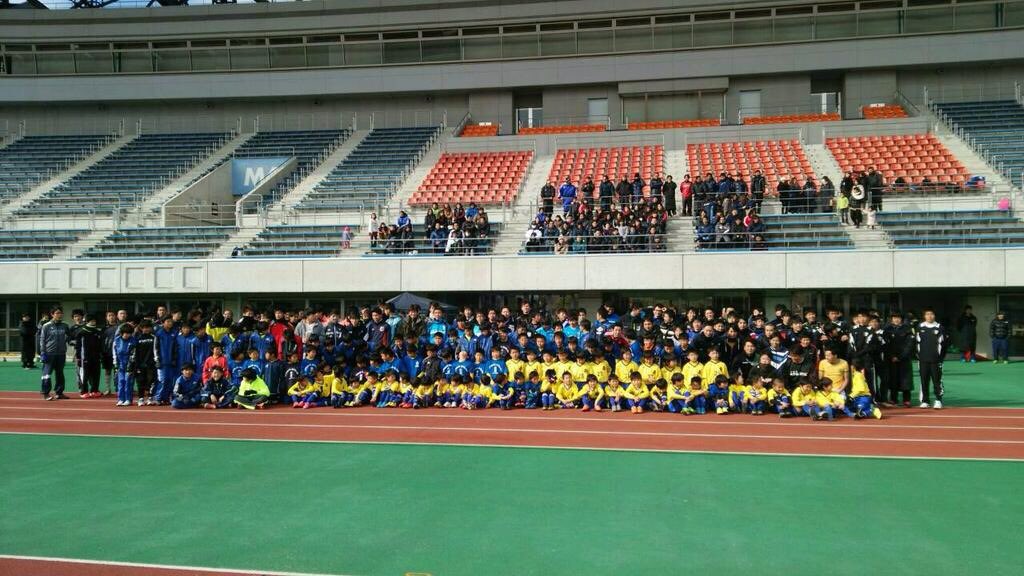Shuto1408's tweet photo. 昨日で大学サッカーを引退したと同時に18年間のサッカー人生も終えました。ほんとにあっという間で最高なサッカー人生でした。サッカーをしてきて様々な経験ができ、最高な仲間に出会うことができました。これは僕の一生の財産です。
今まで応援してくださった方々ありがとうございました。 https://t.co/2ipYvhIYF6