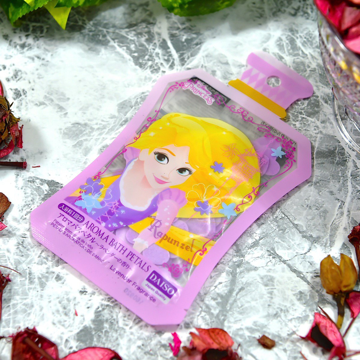 Mezzomikiのディズニーブログ ディズニープリンセスパッケージがおしゃれ ダイソーアロマバスペタル 入浴剤 ラプンツェル ジャスミン アリエル ベル 白雪姫の5種類 T Co Hdb4bitofg