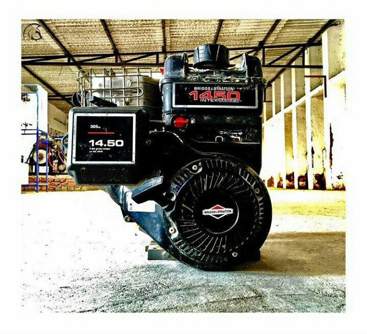 BAJANSIT's tweet photo. The Power Source of our Beast!!
#briggs #n #stratton #ohv #305cc
#knightfury #2k16 #bsi #2k17 #enduro #student #india #2k17 #megaatv #2k17 https://t.co/atGKGH0SVS