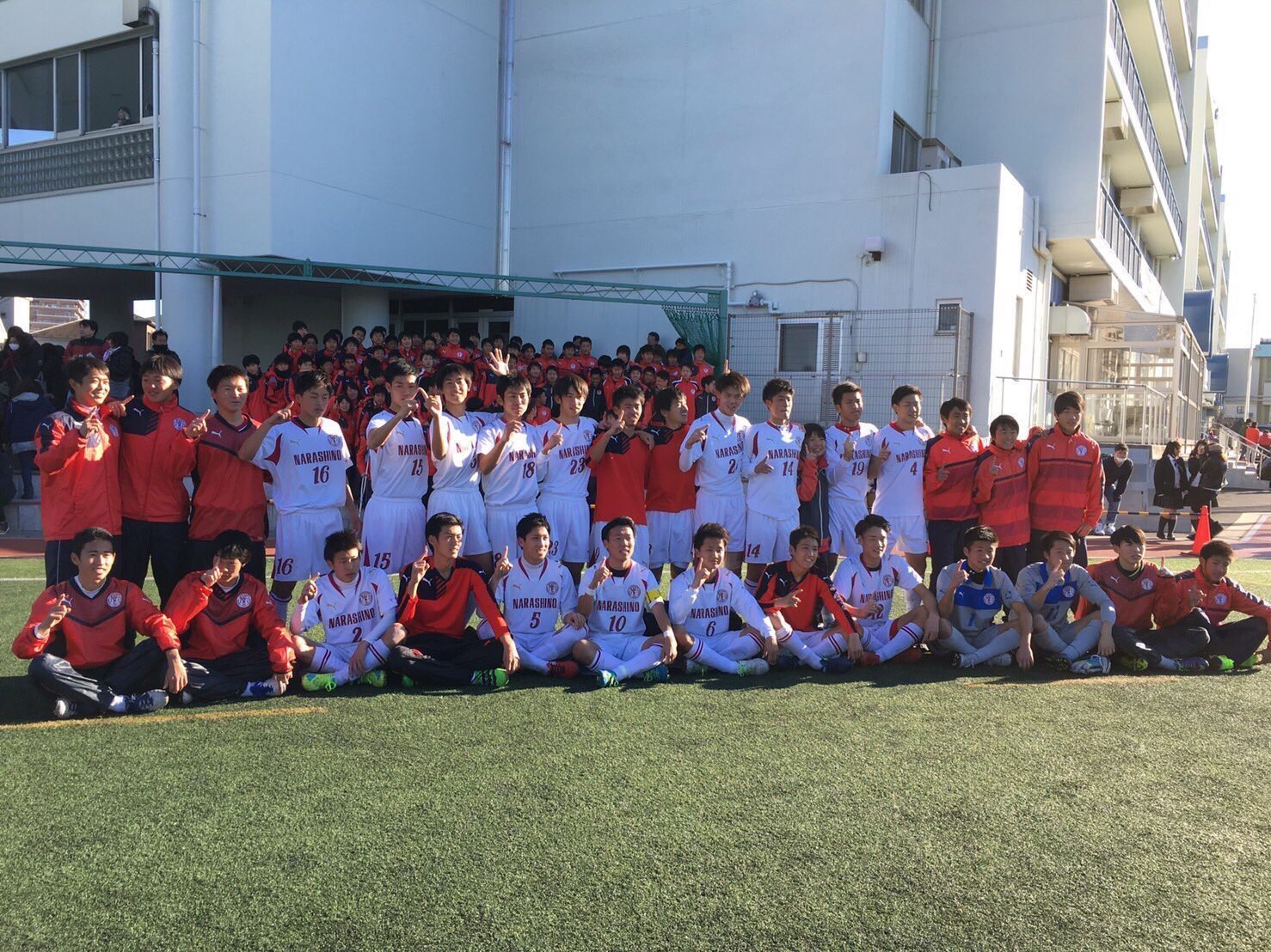 河内 祥大 今日で習志野高校サッカー部を引退しました 長いようであっという間の3年間でした 高校サッカーは辛いことや苦しいことばかりだったけど それを乗り越えてこれたからこそ大きな達成感を得ることができました 今まで支えてくれた人に感謝 河内 祥大 今日で習志野高校サッカー部を引退しました 長いようであっという間の3年間でした 高校サッカーは辛いことや苦しいことばかりだったけど それを乗り越えてこれたからこそ大きな達成感を得ることができました 今まで支えてくれた人に感謝