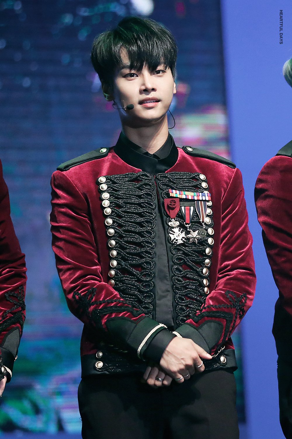 CzZTWMwVIAAatZ1.jpg:large