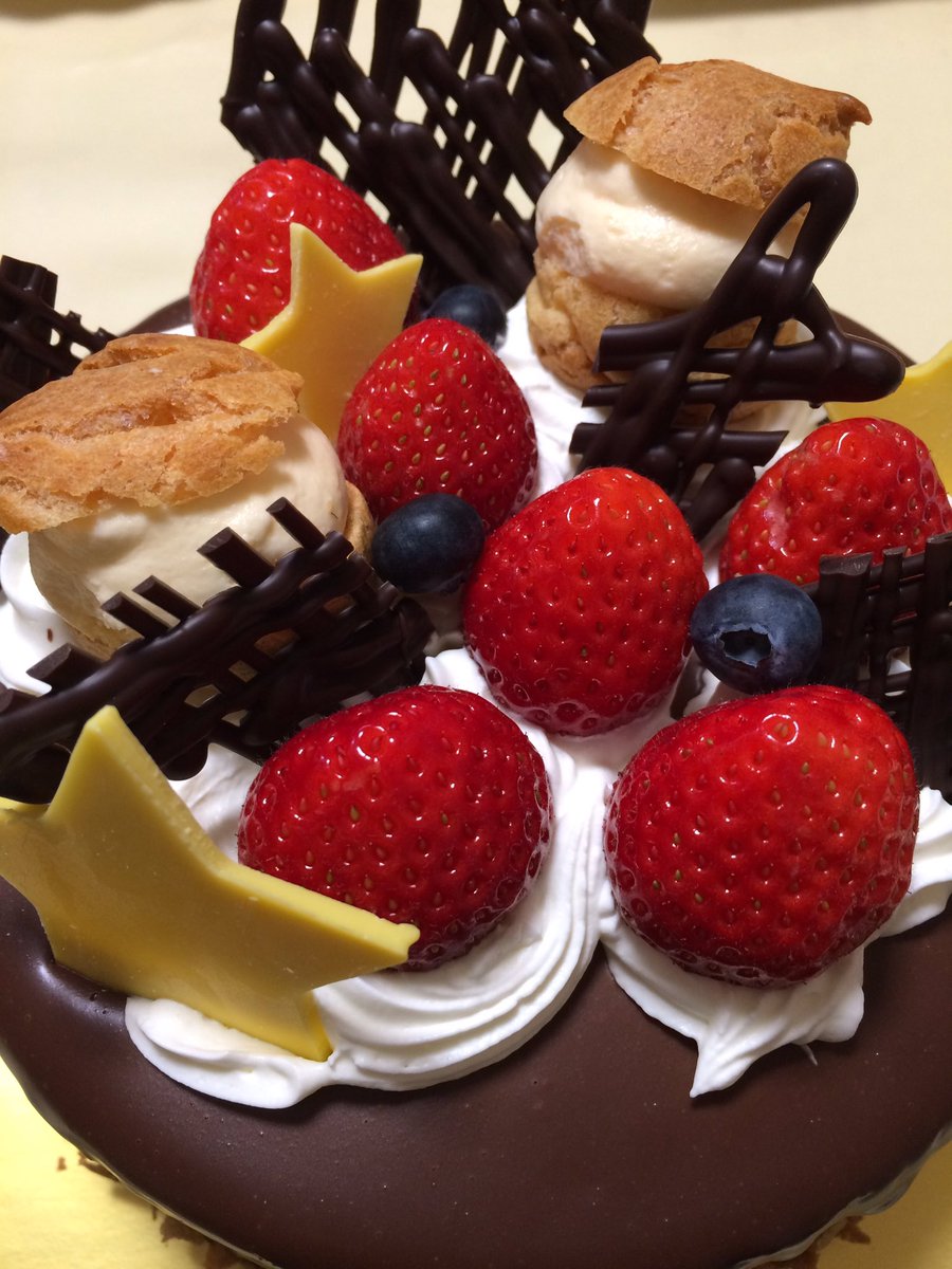 イッコ 田無 ケーキファクトリー スマイル 田無に新しいケーキ屋さんが出来ました どれも0円 300円代と比較的リーズナブルで嬉しいです 硬めで美味しいクッキーも2枚で100円 ちょっとしたお土産にいいですね 今回はホール ケーキのスィート
