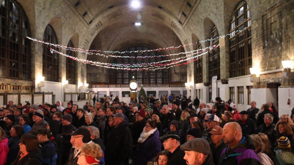 PoloniaDistrict's tweet photo. Hey @SenSchumer, are you on aboard yet? Let's get @CentralTerminal back on track #ReturnTrainsToBCT #AllAboardCT https://t.co/qijbhCp4Ud