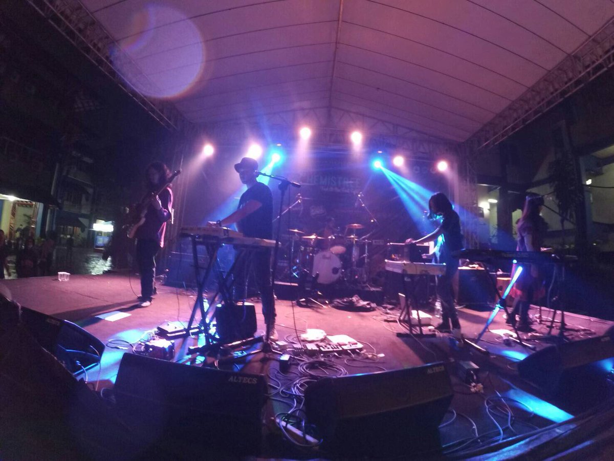 PRFESTUNISBA's tweet photo. [ L I V E R E P O R T ]

Make sure u don't miss performance from Panda Selecta!! 

#PRFEST2K16 
#CHEMISTREE https://t.co/ibPe8Mv1JM
