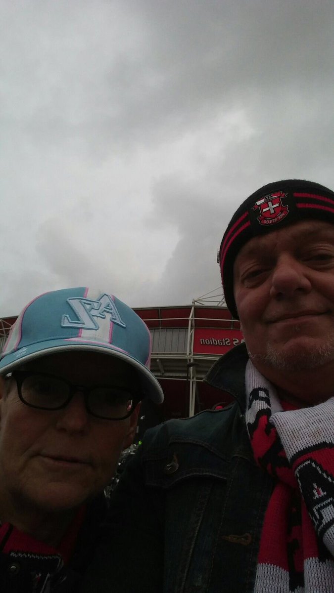 Schepers7Jan's tweet image. Wel jammer dat we Ajax aan de koppositie helpen vanmiddag. AZ gaat winnen⚽️