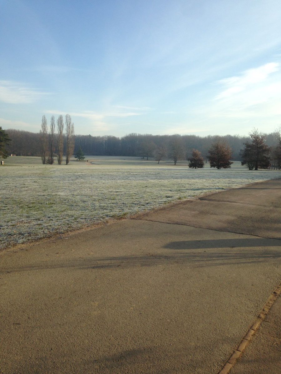 k_scous's tweet photo. Un entraînement matinal pour Jennifer @Depardon3 Objectif #wintertail #Lyon #montsdors cc @AmDalmasso @_StephMB https://t.co/6ErWwLD1U1