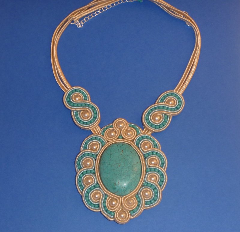 MollyGDesigns's tweet image. Statement #necklace #handmade #giftforher #findingmakers turquoise and cream. Commissions welcome etsy.com/uk/listing/168…