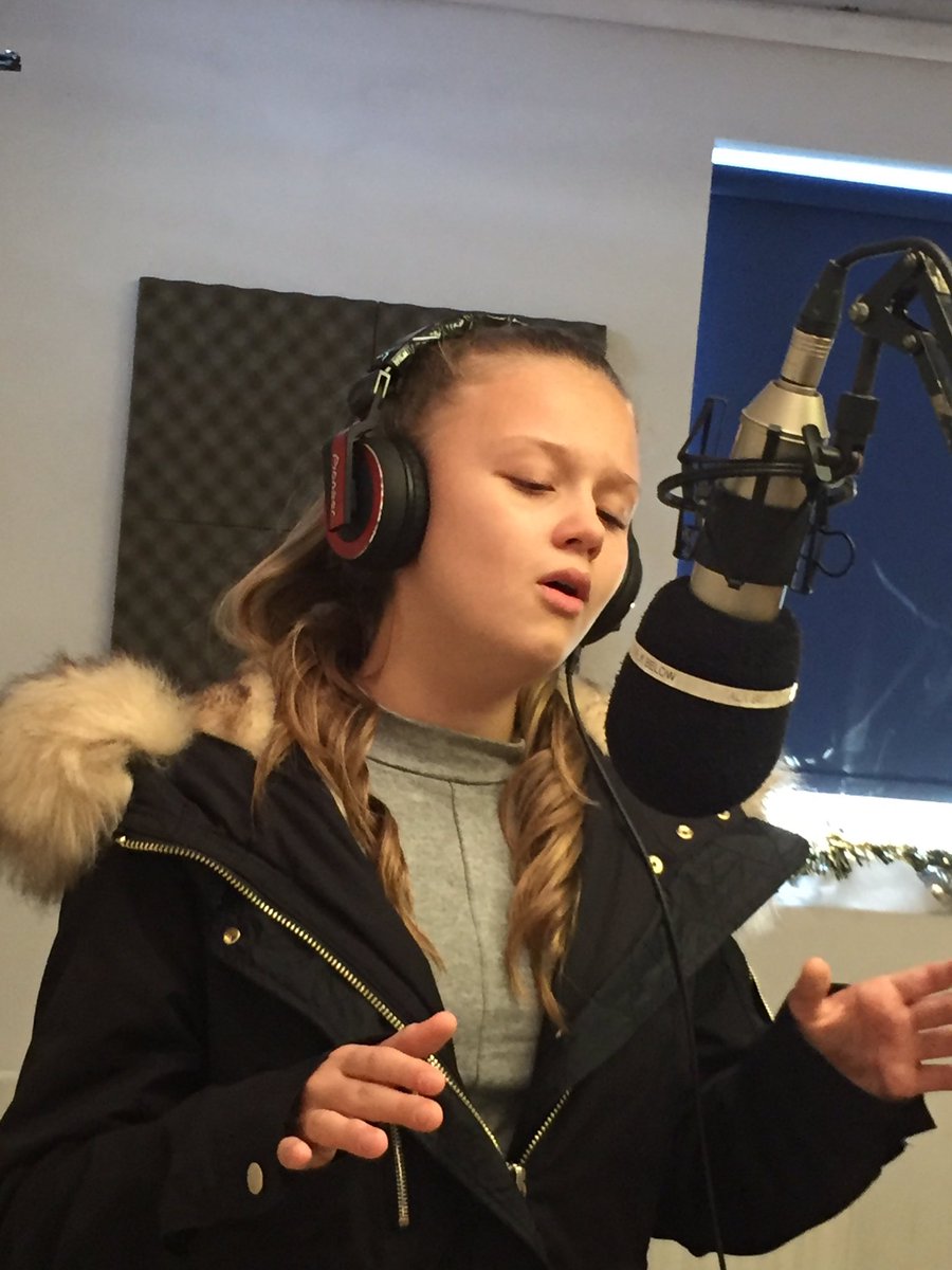 Singing live in the studio now <a href="/jessfolleysings/">Jess Folley</a> on <a href="/phoenixfm/">Phoenix FM (we're on 🦋)</a> 98FM
#SundayLunchShow