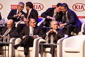 SerBrasileira's tweet photo. #Globogolpista enterra Michel Temer (laranja) com foco na lista da Odebrecht sobre PMDB, plano do PSDB? Evidências!? Imagens, ex Moro+Aécio. https://t.co/Vl9Y7AZMmH
