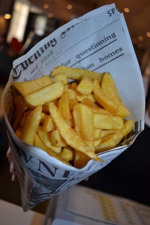 GBFishNChips's tweet photo. Nothing quite beats a snack than a portion of chips in the afternoon!
#Snack #LunchtimeBuzz #SnackFoods #Chippy https://t.co/5gct9AvaYn