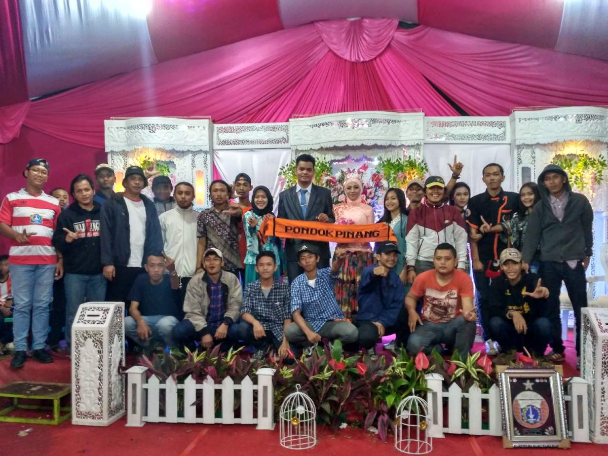 JakmaniaBoeloes's tweet photo. Nyabain hajatnye @abdillahjak12 korwil @Jakpondokcabe https://t.co/BchDOPbmtO