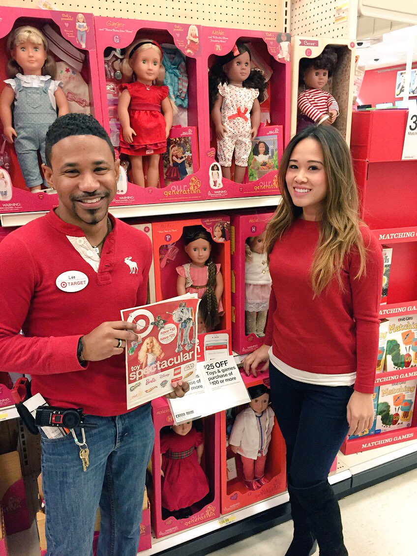 It's beginning to look a lot like #Christmas at #target #adwalk at the #ham 🎯❄️🎄