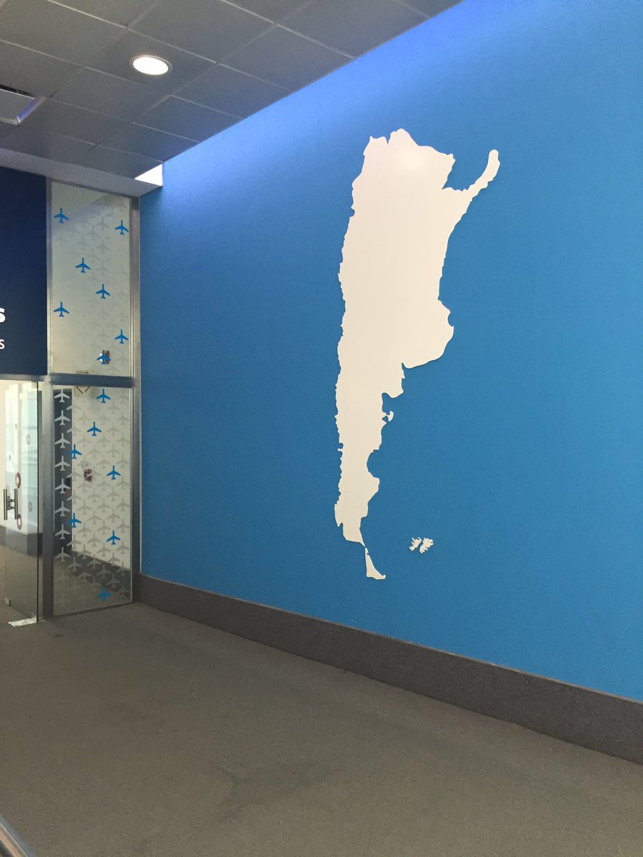 Aeropuerto Córdoba. Sres AA2000 la Antártida también está incluida en el mapa argentino. !!!