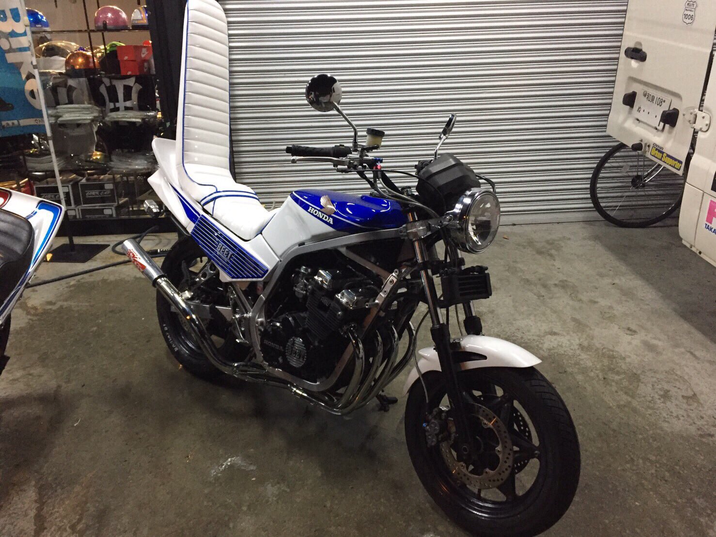 ホンダ VF400F タンク 青/白 ホンダ VF400F タンク 青/白 パーツ