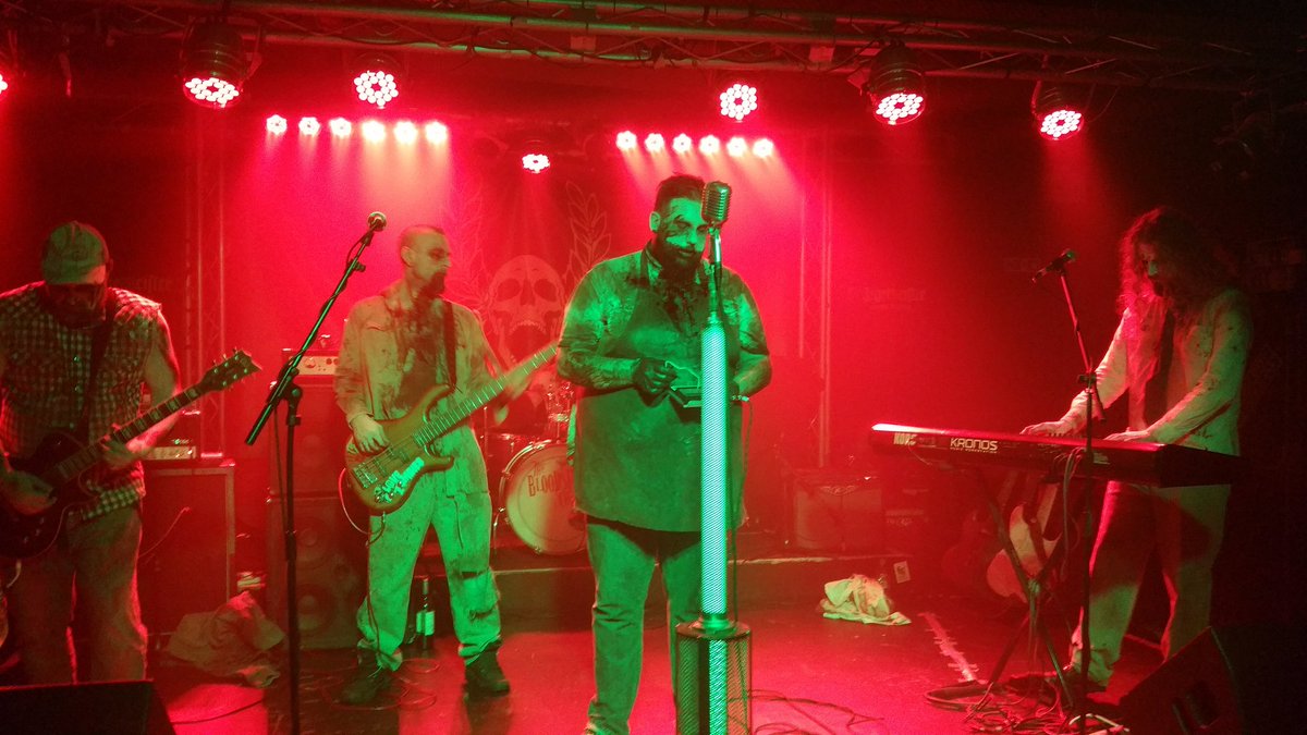 <a href="/TheBloodshake/">TheBloodshakeChorus</a> with a stylophone at the Crauford Arms last night.