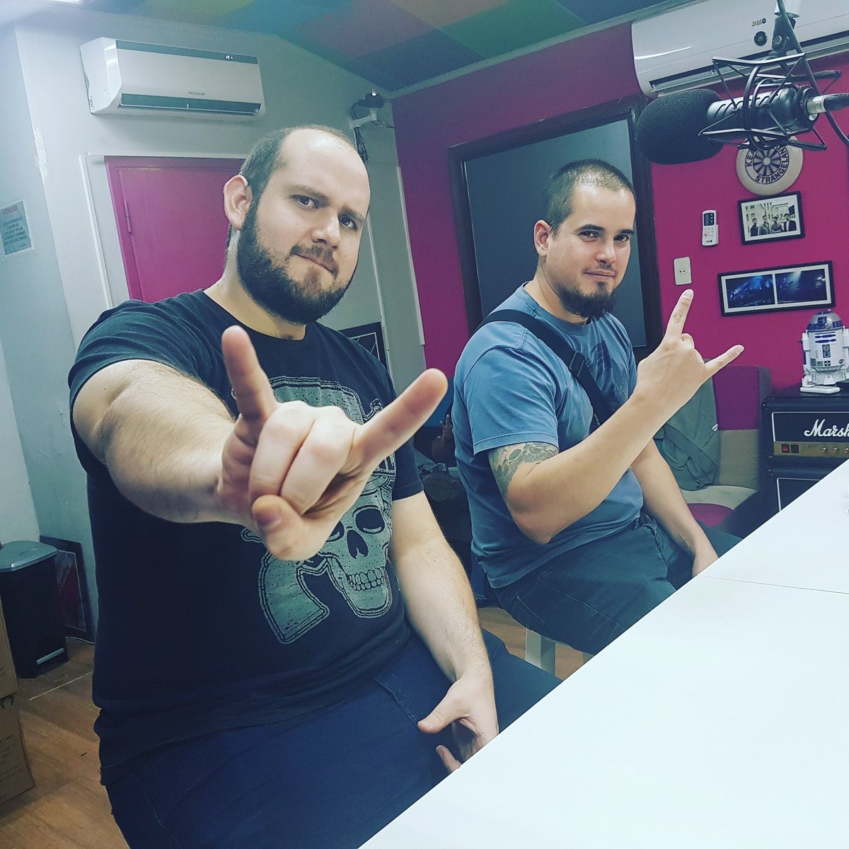 Ya están los <a href="/hateboxpy/">Hatebox</a> en @heimusica presentando #Artificial