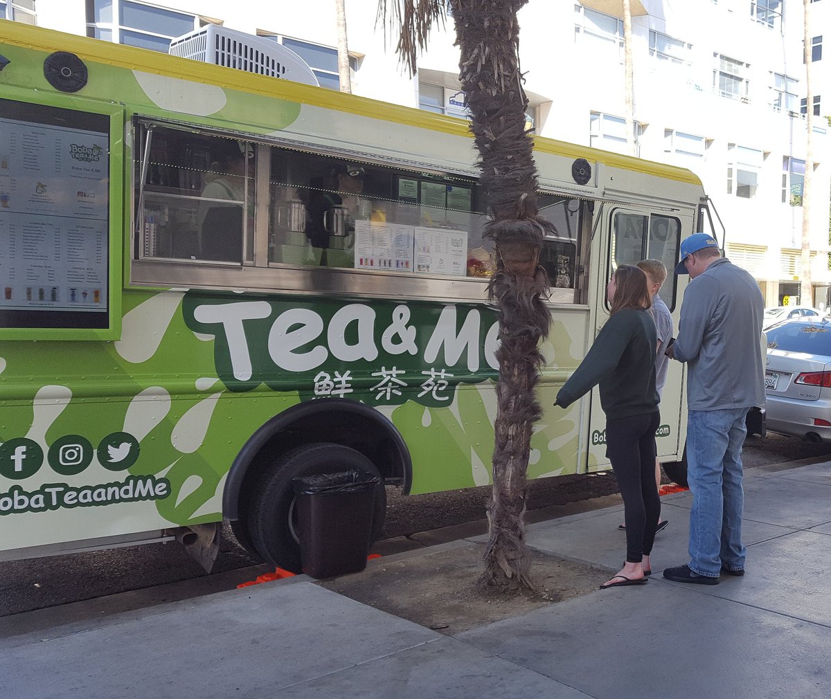 BobaTeaAndMe's tweet photo. Last day of 2016 serving freshly made #pandaboba in๐ #SantsMonica. Catch us at 3rd/Arizona til 6PM. #foodtruck #weloveboba #bobateaandme https://t.co/XAUk6vlOK5