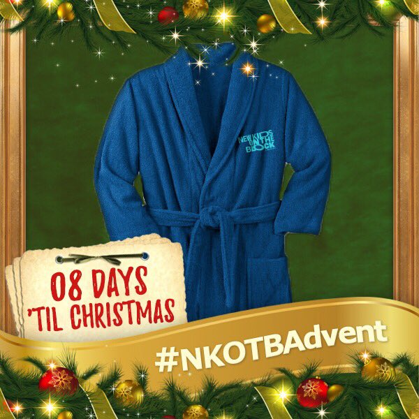 Anyone wrapped up in their NKOTB robe wrapping presents? 🎁🎁🎁 Retweet for a chance to win! #NKOTBAdvent