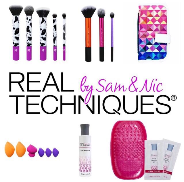 Scuarryblog's tweet photo. Hay #Giveaway en mi cuenta de #Instagram participa y gana todo este kit de #RealTechniques 🎁💜🎉 https://t.co/In1CotoVhV