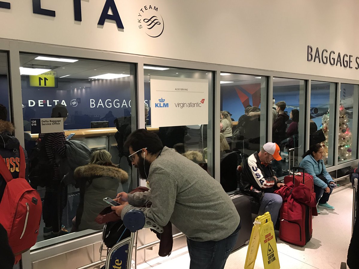 @DeltaAssist DM on cancelled DL4018. Waiting 90 for bag rtrn to make 4 hr drive home instead of waiting for rebooking. 3 CSRs on duty?