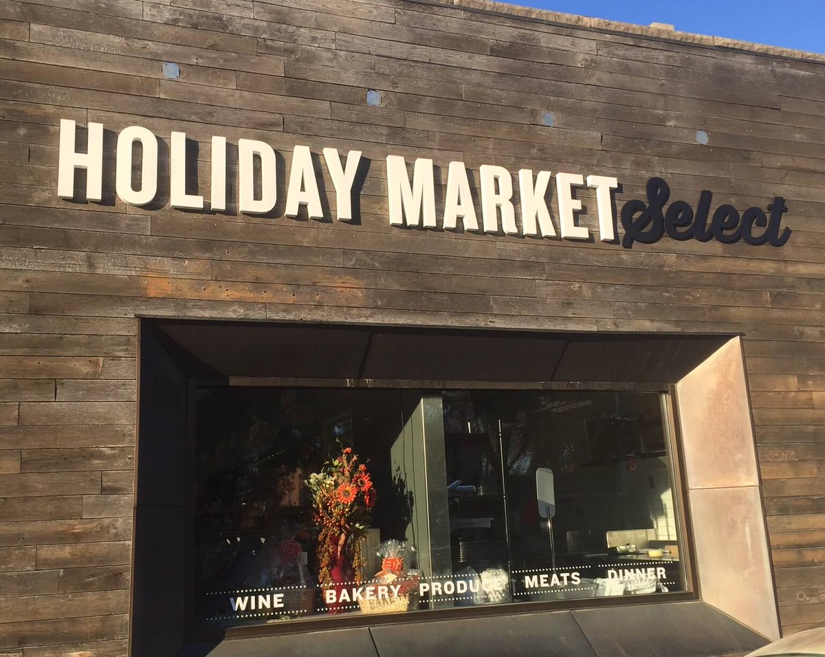 wantify's tweet image. Yes, grocery shopping CAN be fun! #Shoplocal at these #Detroit area food markets and you’ll see why #detroitfoodie blog.wantify.com/2016/12/08/gou…