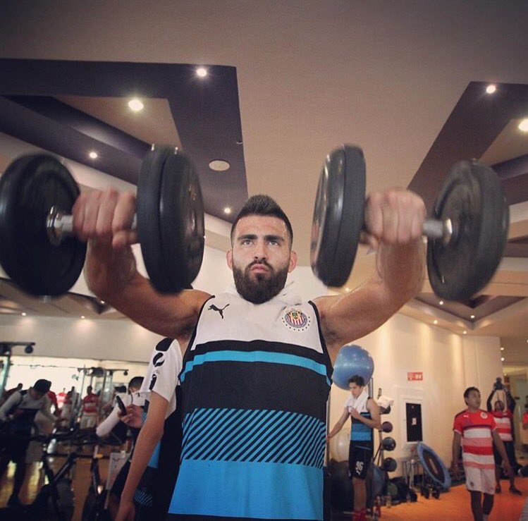 MBasulto28's tweet photo. Seguimos con la exigencia a tope.🇲🇽👊🏽⚽️ #Pretemporada #vamoadarle https://t.co/JBoM0PKbLn