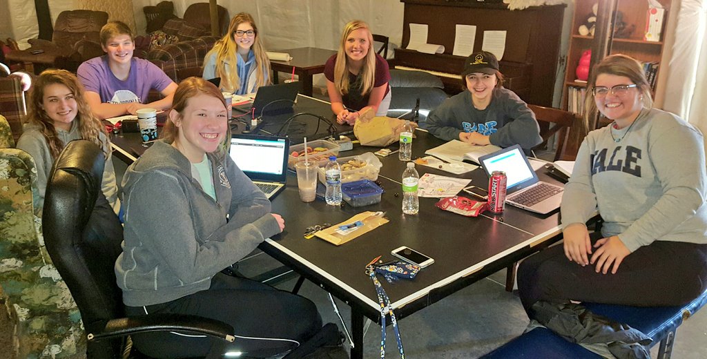 heather_daubert's tweet photo. These MPS Education Academy kids are going to ace their AP Psych final! #learningtogether #cookieshelp @jsutfin @Mrs_SusanK https://t.co/UgEy8uezHs