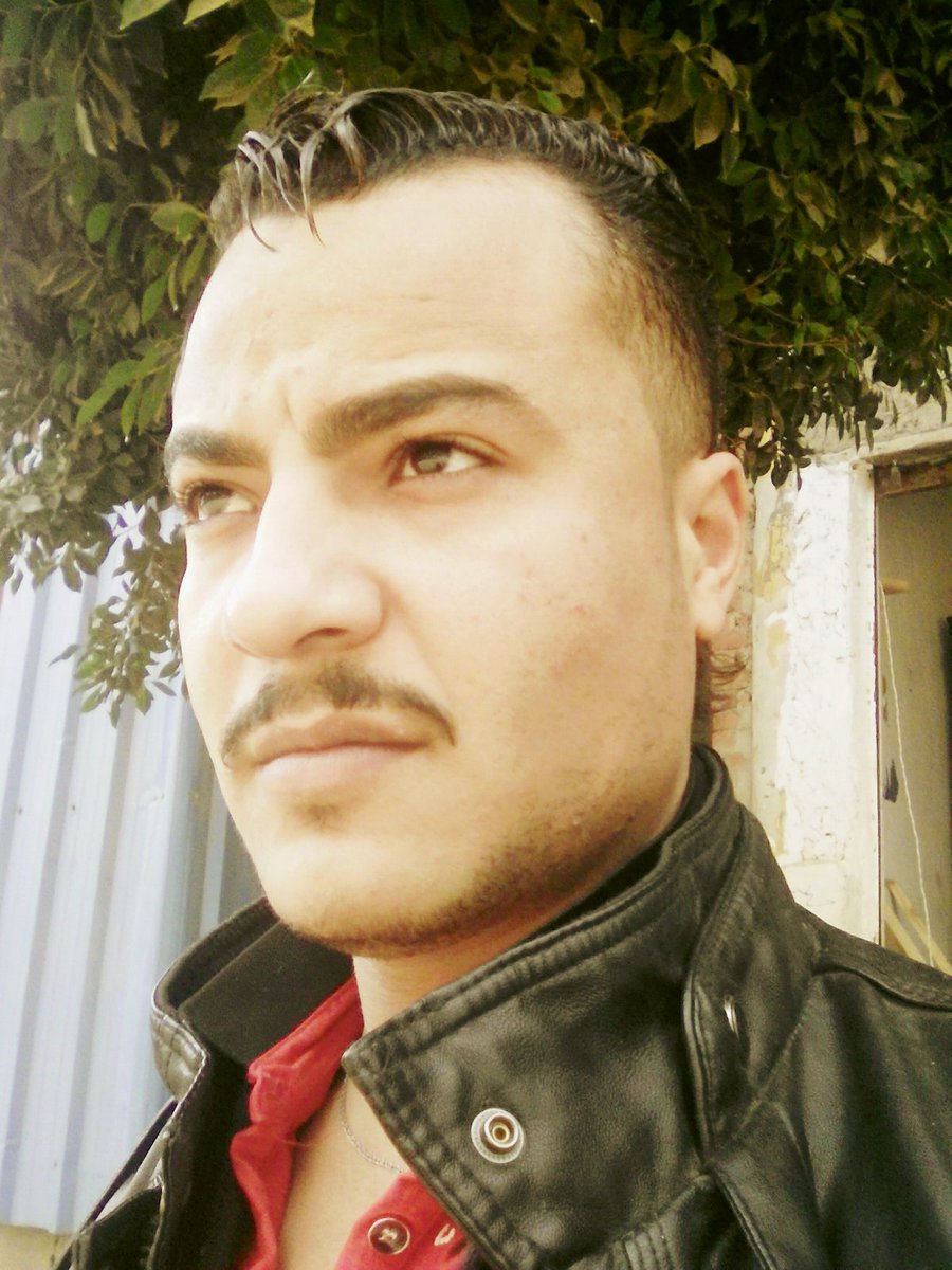 HmedEelemo0's tweet photo. #بقلمى
قادنى تعففى
الى التصوف
ولست مكتف
فنارى كانهيارى
لايخمد اوتنطفى
لى بالمجد تلهف
وجل الوجد زهد
آمتعربد حد القصد
آم ورد النرد عائفى
#emo0 https://t.co/1YFrBNJ8UM