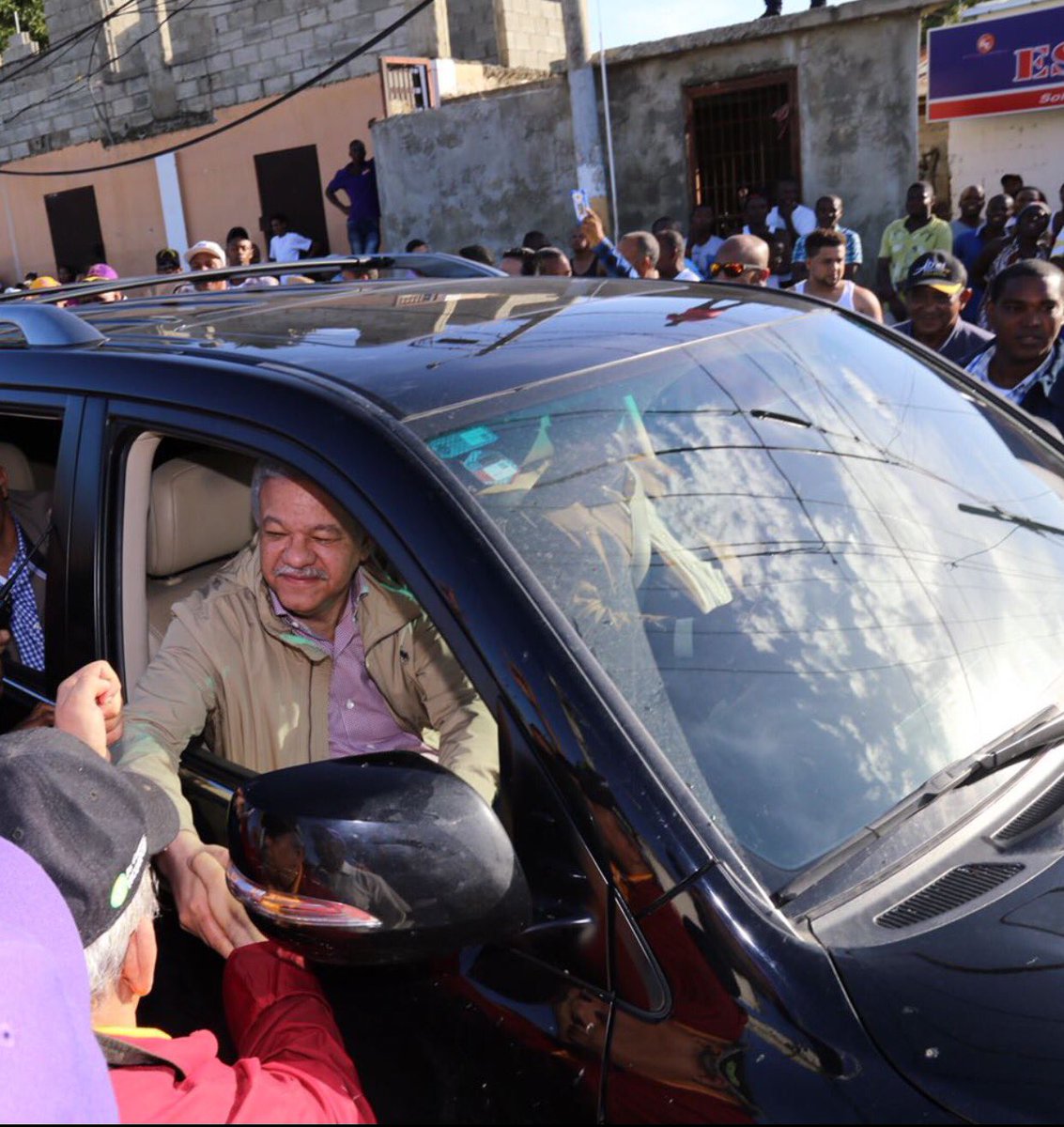 LeonelFernandez's tweet photo. Seguimos recorriendo el país como es costumbre en fechas navideñas, estuvimos en María Trinidad Sánchez, Duarte, Hermanas Mirabal y Santiago https://t.co/HY0vwwqgq5
