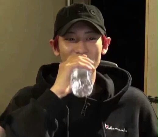 ILoveWongxuxi's tweet photo. Show do BTS no Brasil // N cabe nem a metade do fandom
#ArmysBrNeedsBiggerSpace https://t.co/z54TEHfAO8