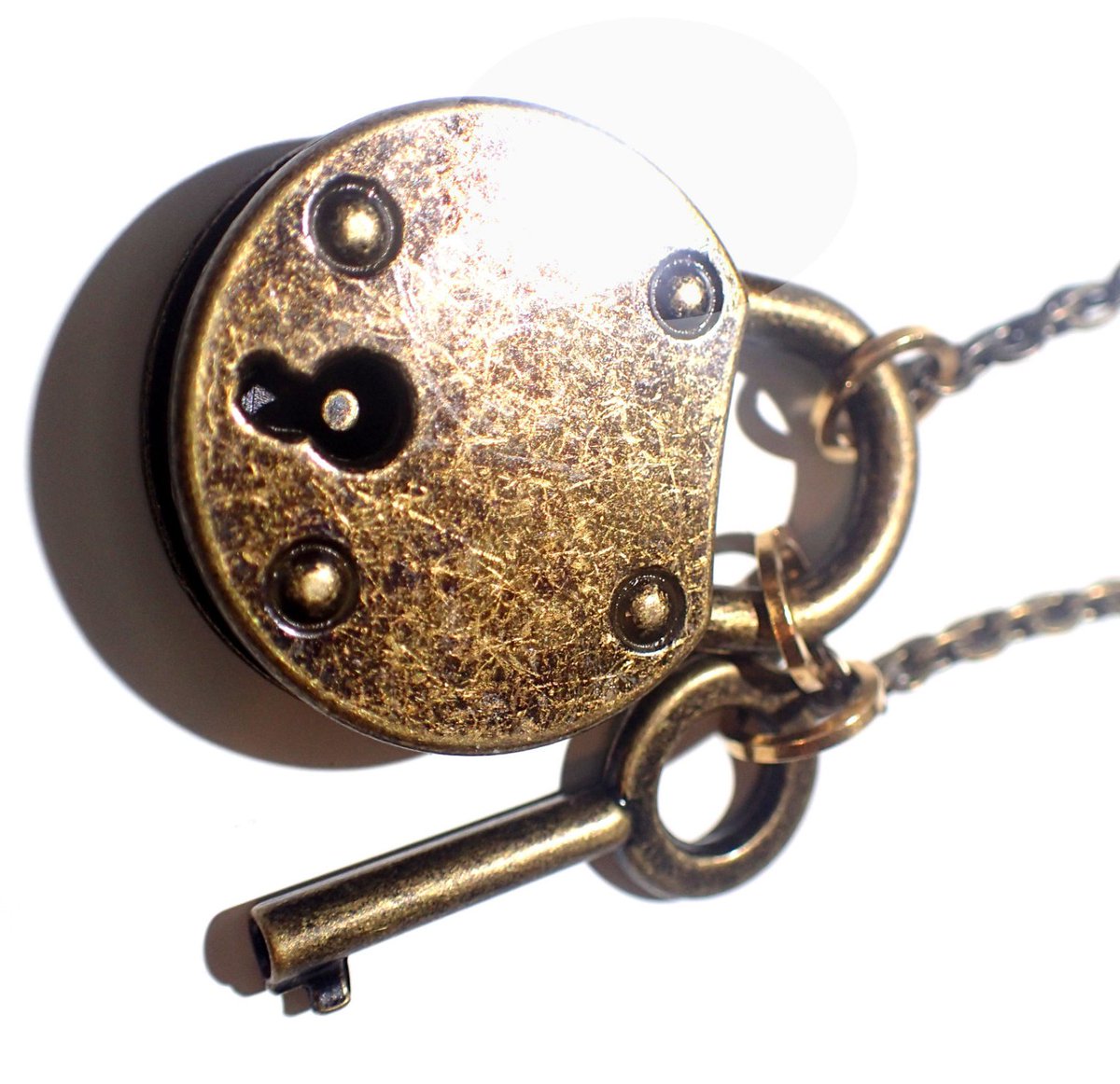 ArtifactsNRelic's tweet photo. Vintage Antique Style Mini Padlock Necklace, love slave,Working Lock … https://t.co/X01S2HiMn5 #MyNewTagrs #TinyLock https://t.co/uYCc0R6Kre