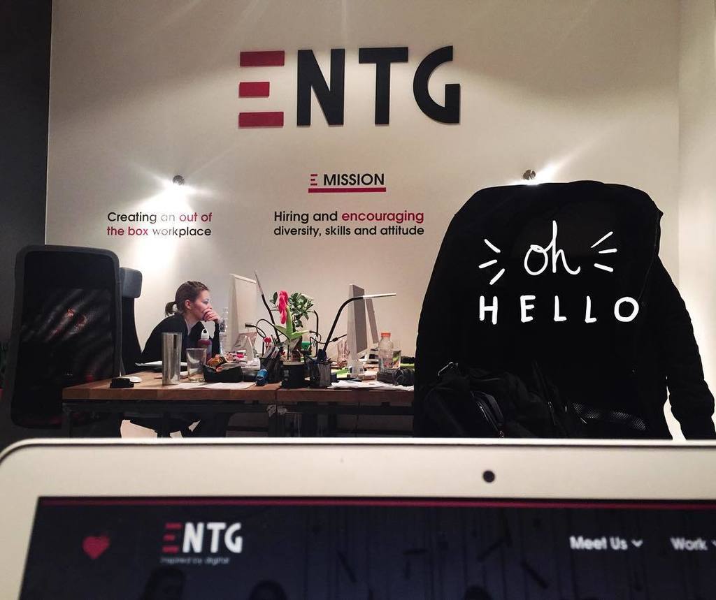 ivanbrezakbrkan's tweet photo. #onokad coworkaš malo nedjeljom navečer iz @entgdigital pa te @idapandur pošalje po ☕️😂 https://t.co/n90jSnFWGH