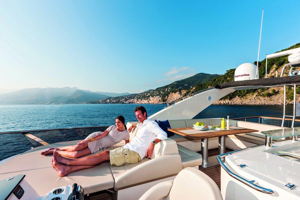 AbsoluteNA's tweet photo. Indulge in the Absolute comfort of a superb master stateroom aboard the award-winning 72 Fly: https://t.co/uuOlXjfBEx #yachts #madeintaly https://t.co/aM78xYhHYZ