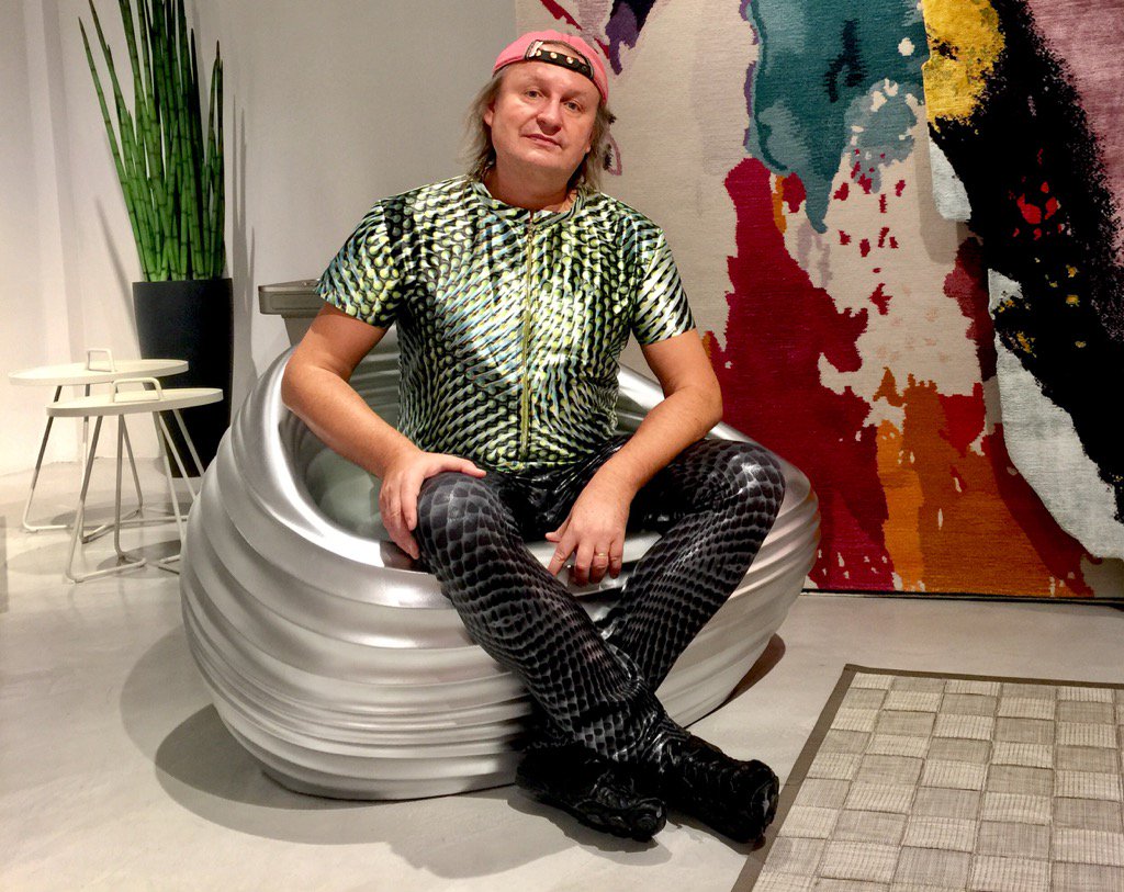 macstopa's tweet photo. On Riverside chair for Tonon in Anima Domus showroom in Miami https://t.co/LwiphHk39Y